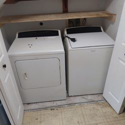 Whirlpool  Cabrio Washer And Dryer . Like New