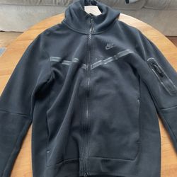 Black Nike Tech