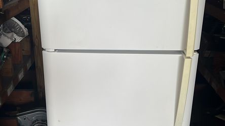 Kenmore Top Mount White Refrigerator Fridge
