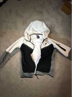 Nike Tech