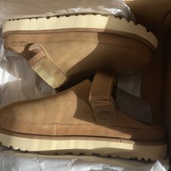 New Women’s Uggs Clogs