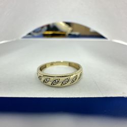 Wedding band 14kt Yellow Gold-Size 8