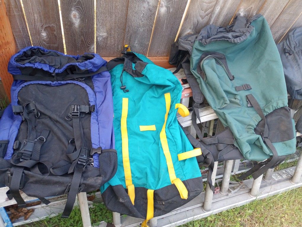 Backpaks 3 Of Them 20 Each