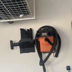 Shop-vac wall mounted