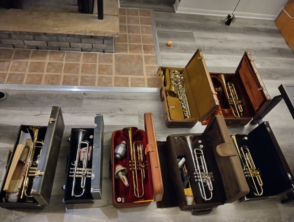 Profesional Trumpets( 3 HENRY SELMER PARIS )( 1 VINSENT BACH STRADIVARIUS MODEL 43 )(1 MENDEZ OLD & SON FULLERTON C,A) diferents Models,Ask For Prices