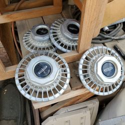 76 Lincoln Continental Center Caps