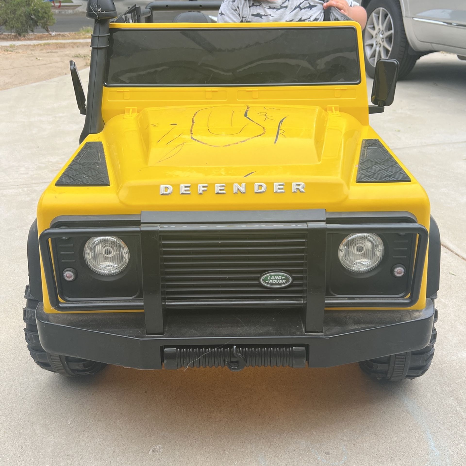 Kid Trax Land Rover Defender
