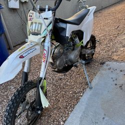 EGL A10 pit dirtbike (250 cc)