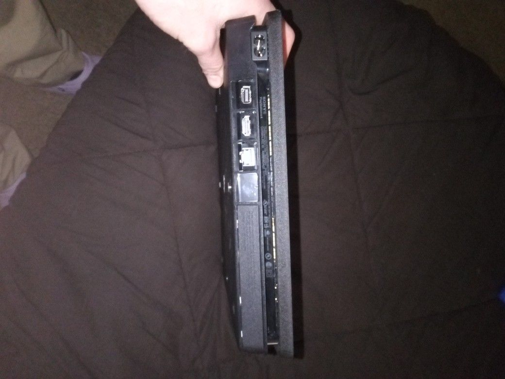 PlayStation 4 Slim
