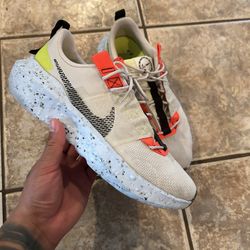 Mens Nikes Size 9