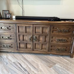 We’ll Made Mediterranean Bedroom Set-5 Pieces