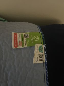 Bed mat adjuster