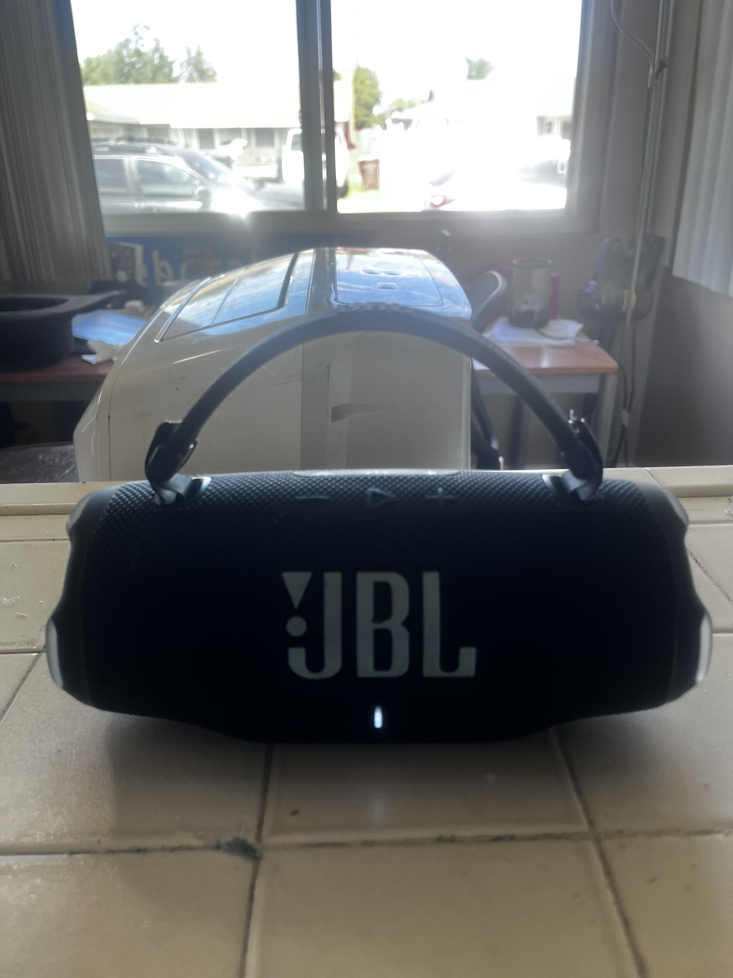 JBL Charge 6