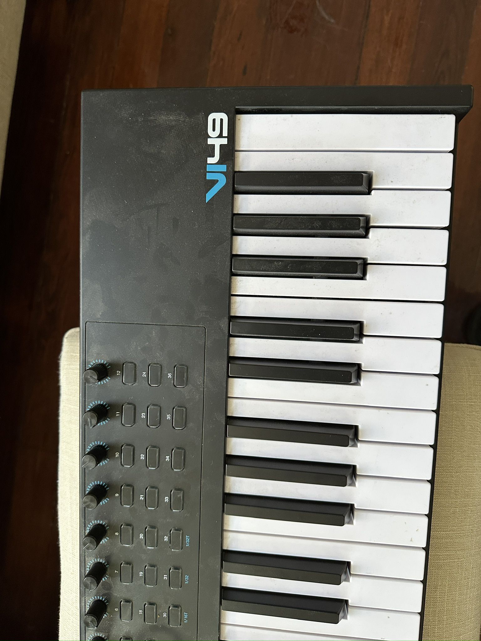 Alesis VI49 Midi Keyboard 