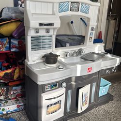 Play kitchen