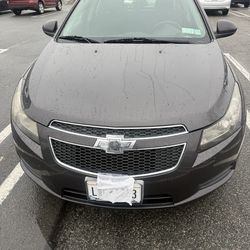Chevy Cruze Dark Grey – Clean & Runs Perfect