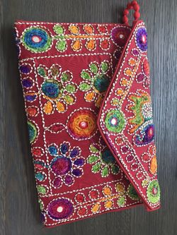 Hand woven purse from India 🇮🇳