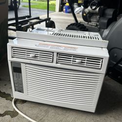 Window AC Unit 