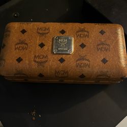 McM Sunglass Case