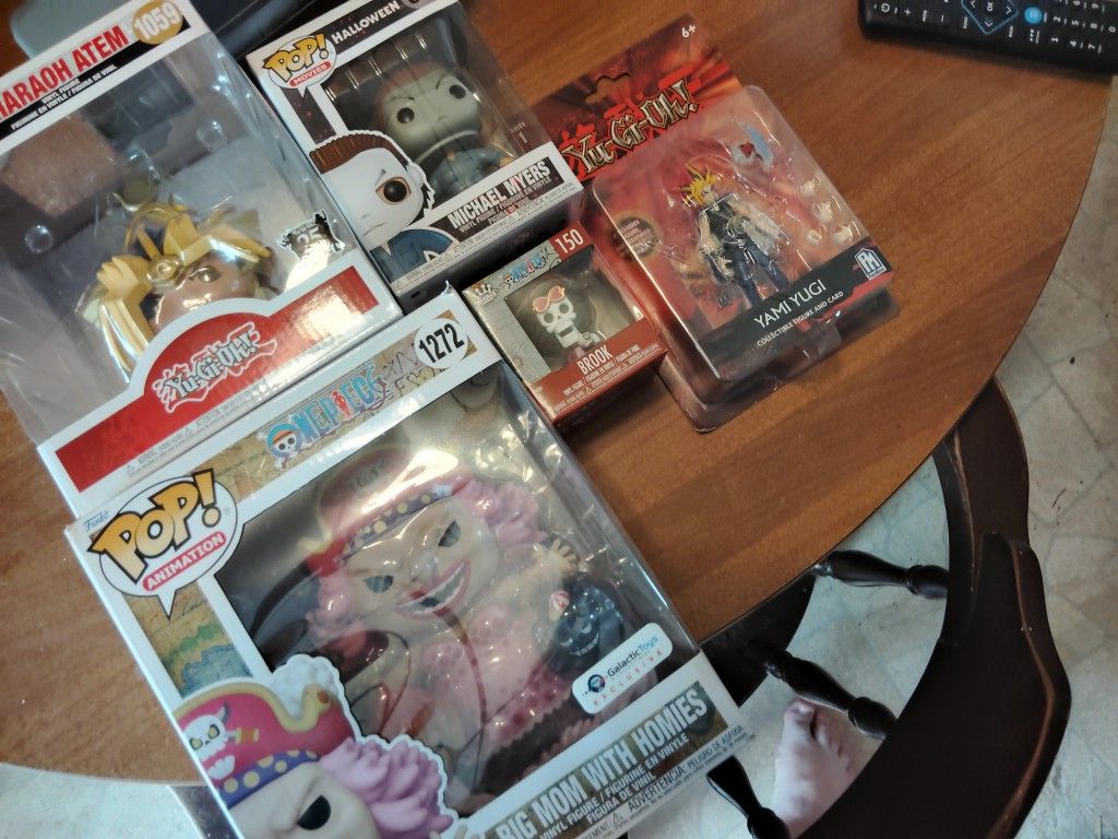 Inbox Figurines
