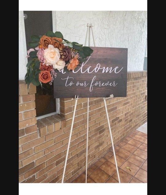 White Foldable Wedding Arch Stand With Case