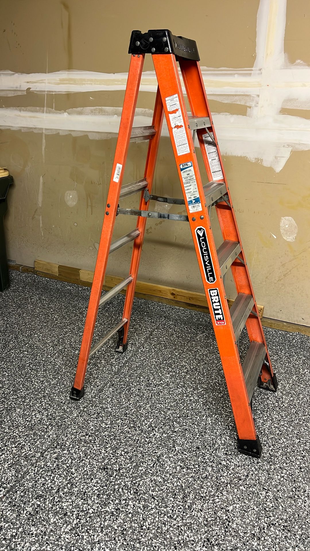 6’ Fiberglass Ladder