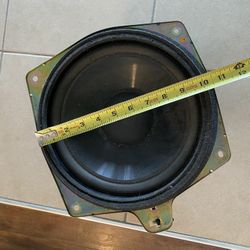 GS300/400 factory subwoofer