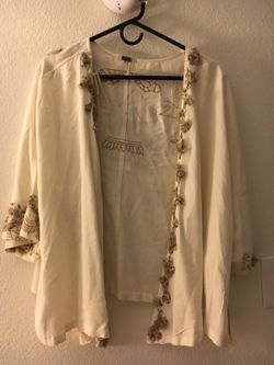 Buckle M/L tags still attached cream color sweater