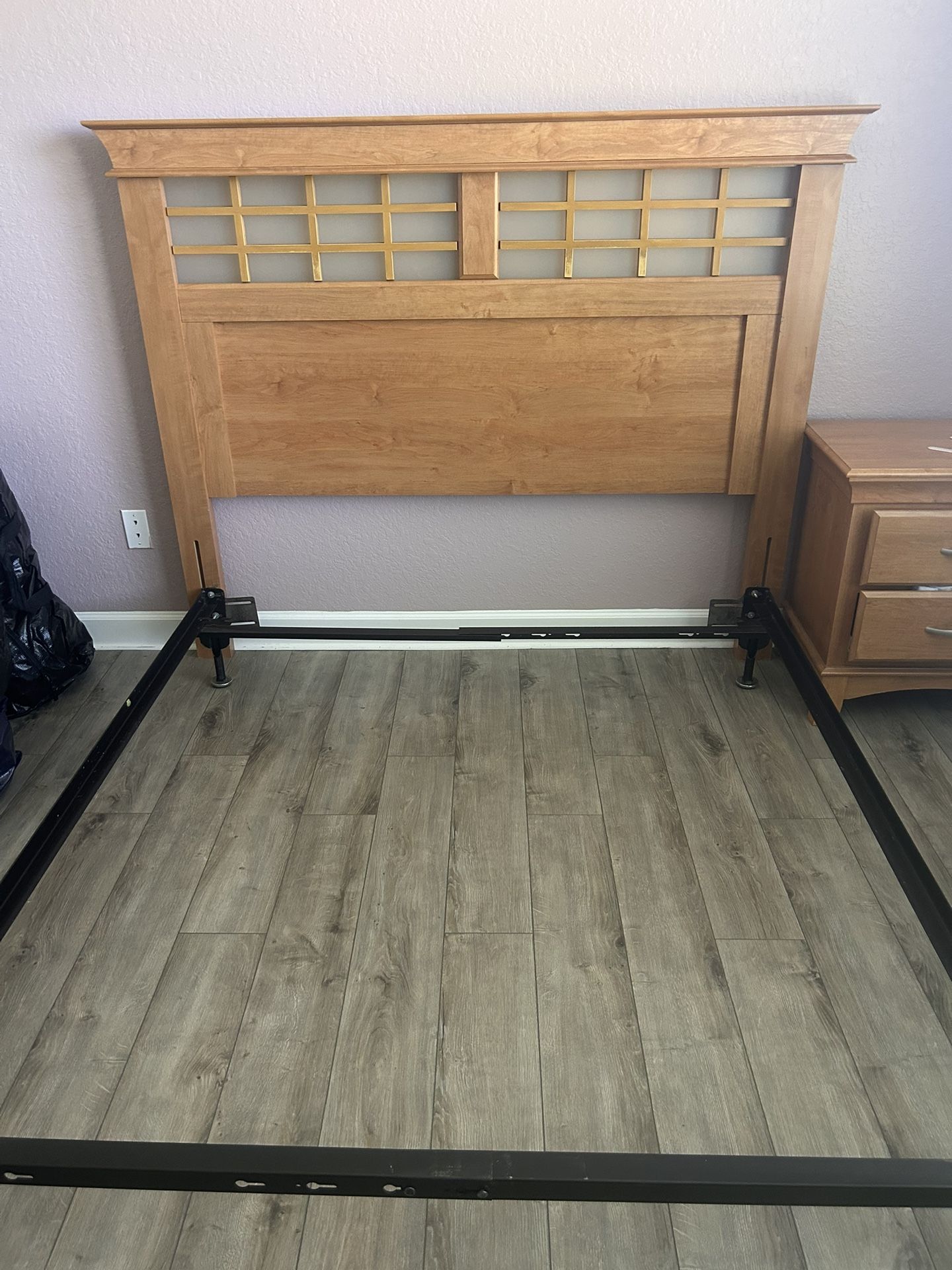 Wooden Queen Bedframe