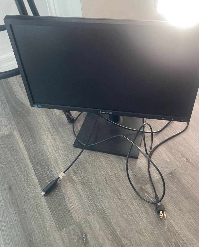 Free Computer Monitor Turns On 