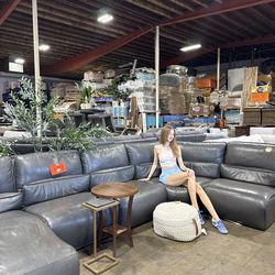 New Leather reclining sectional