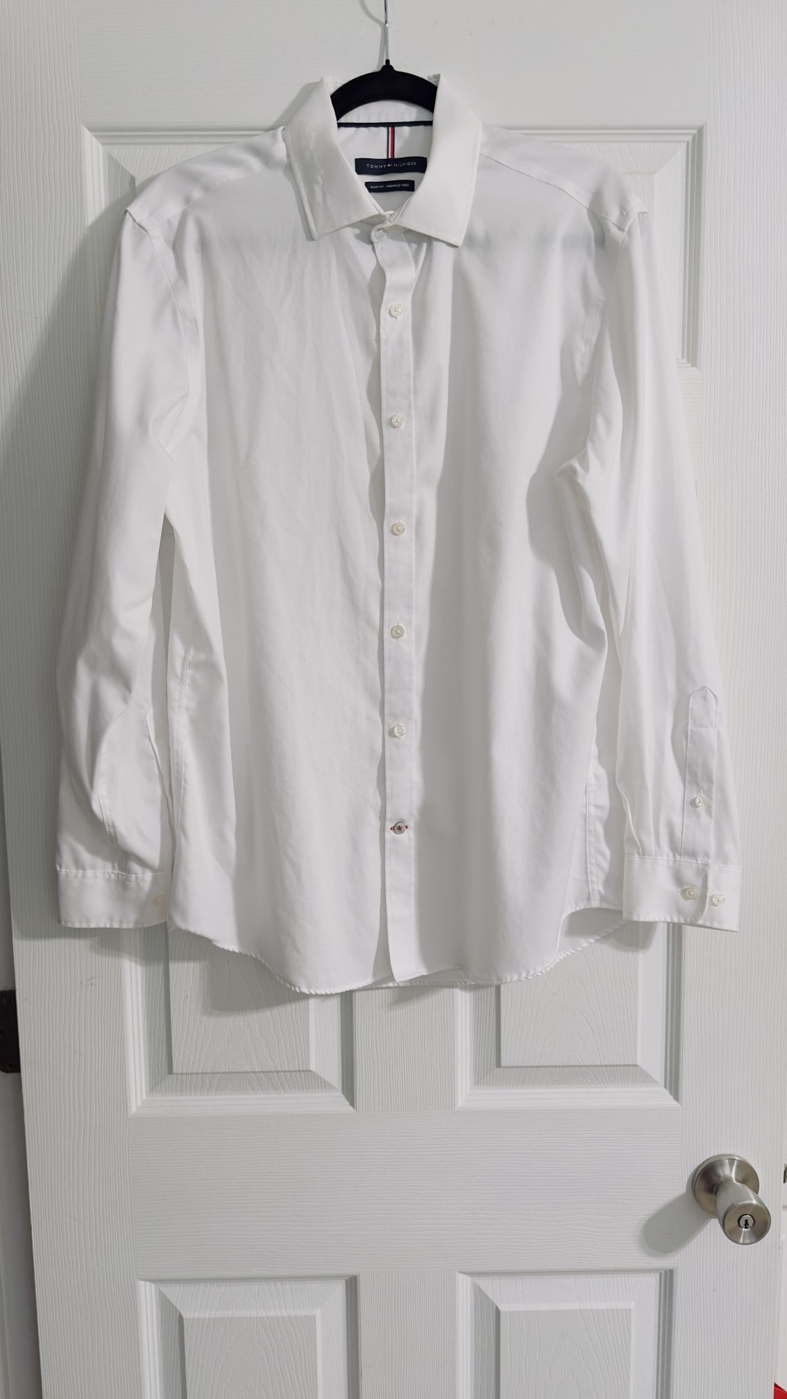 Tommy Hilfiger Men's Slim Fit Wrinkle-Free Stretch Dress Shirt