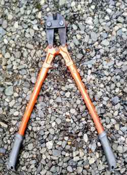Bolt cutters 24"
