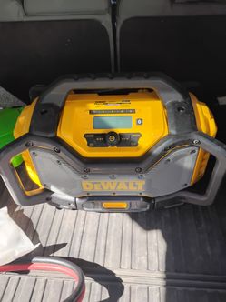 DeWalt Bluetooth Job Site Radio