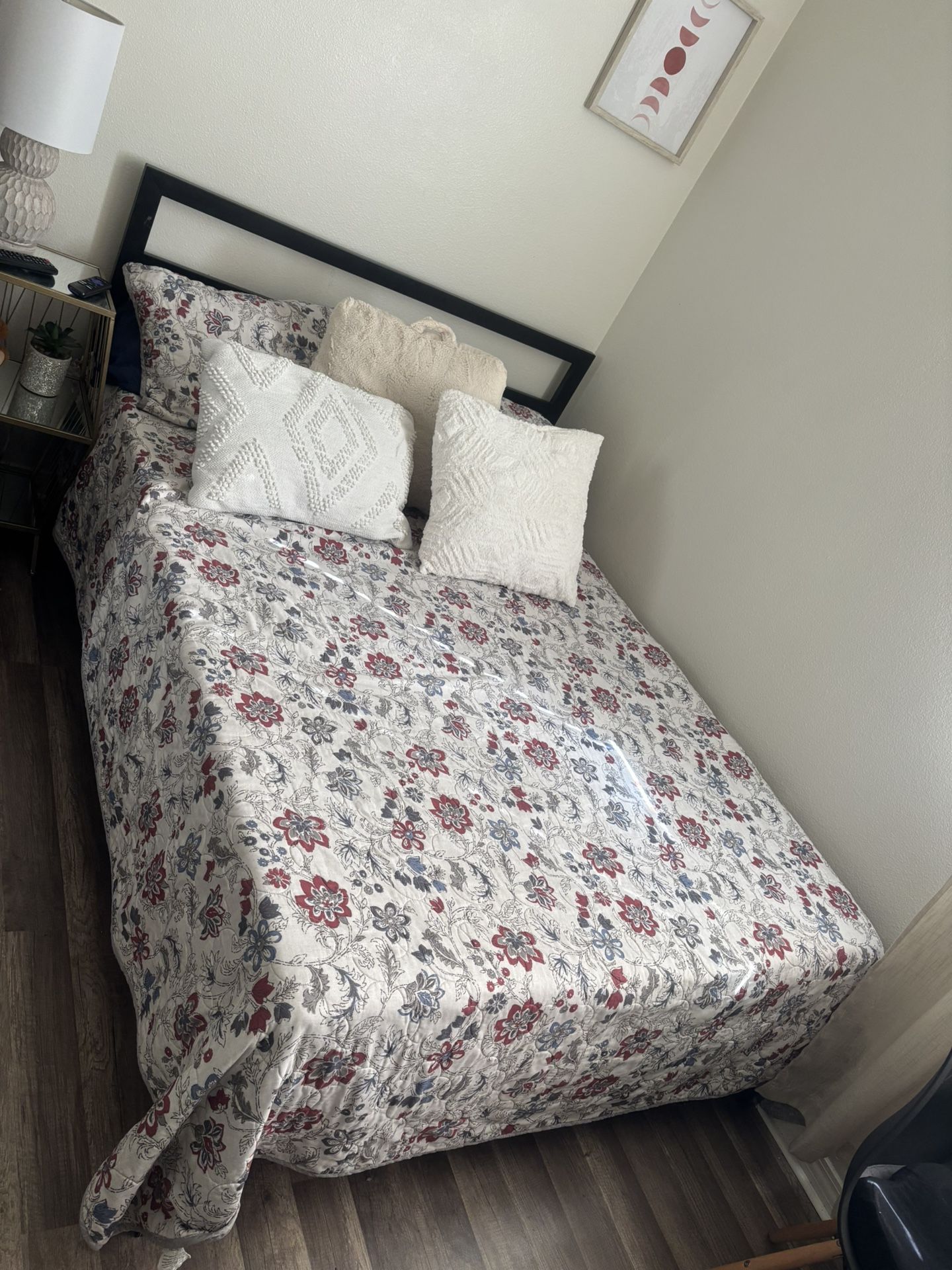 Full Size Bed π