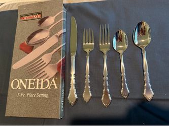 Oneida stainless flatware “CLASSICS “ SATINIQUE 5- piece place setting