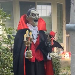 Dracula Vampire Animatronic 