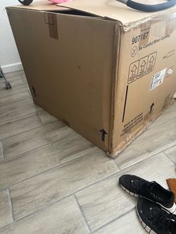 Large box/kids playhouse