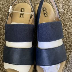 Brand New Women Sandel Size 10M
