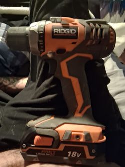 2 drills 100 bux.  Rigid dewalt