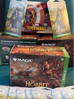 MAGIC CARDS 2 BUNDLES OF HOBBIT CARDS