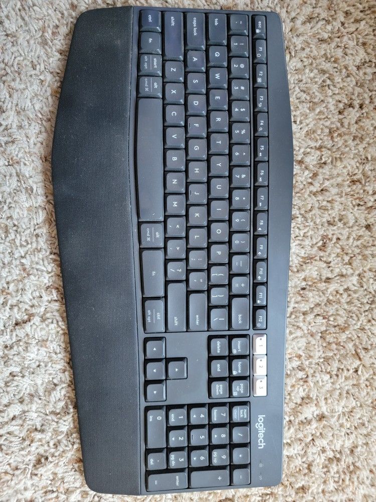 Logitech K850 Bluetooth And Unify Keyboard