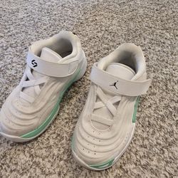 Girls Tennis Shoes Size 10.5