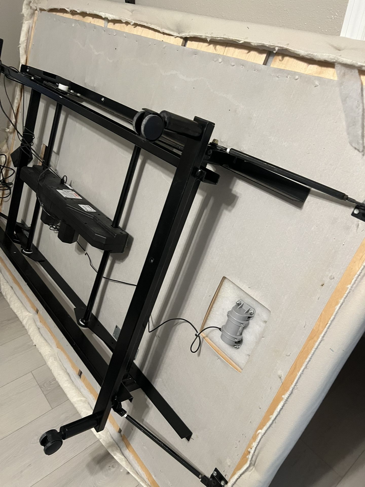 Queen Adjustable Bed Base