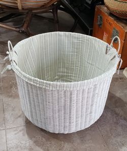 White basket 20.5" diameter