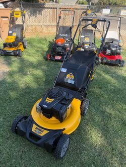 DEWALT
21 in. 150cc Briggs and Stratton 625ex Engine Rear Wheel Drive 2-in-1 Gas Self Propelled Walk Behind Lawn Mower