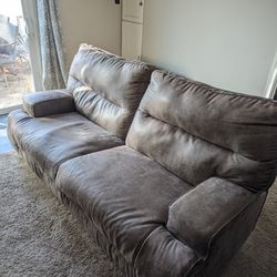 Couch From Ashley Furniture 