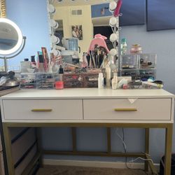 Vanity Table 