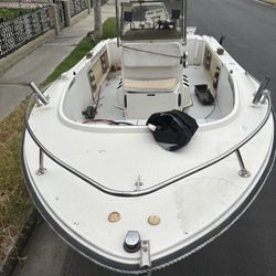1989 Wellcraft   18Ft Center Console Boat