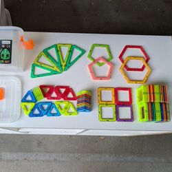 60 piece magnetic building block set